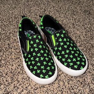 BNWT Minecraft Kids Slip On Size 2